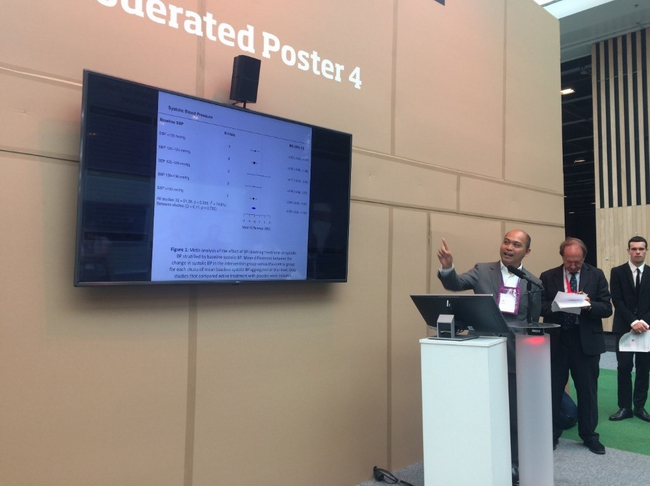 Dr Dexter Canoy delivers a poster presentation at the ESC Congress 2019